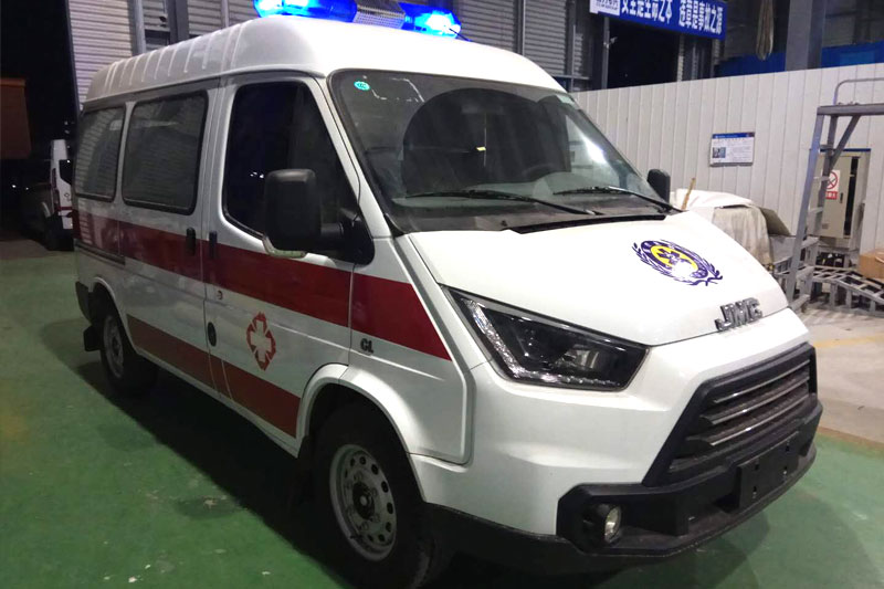 特順短軸柴油救護(hù)車(chē)